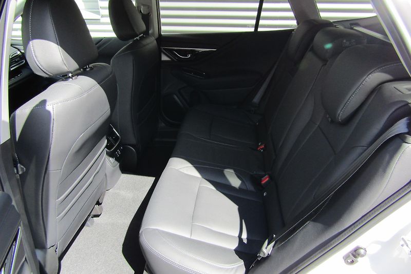 Subaru Outback (2025) 2,5i TOURING MY25.5 - fotka 11 z 22