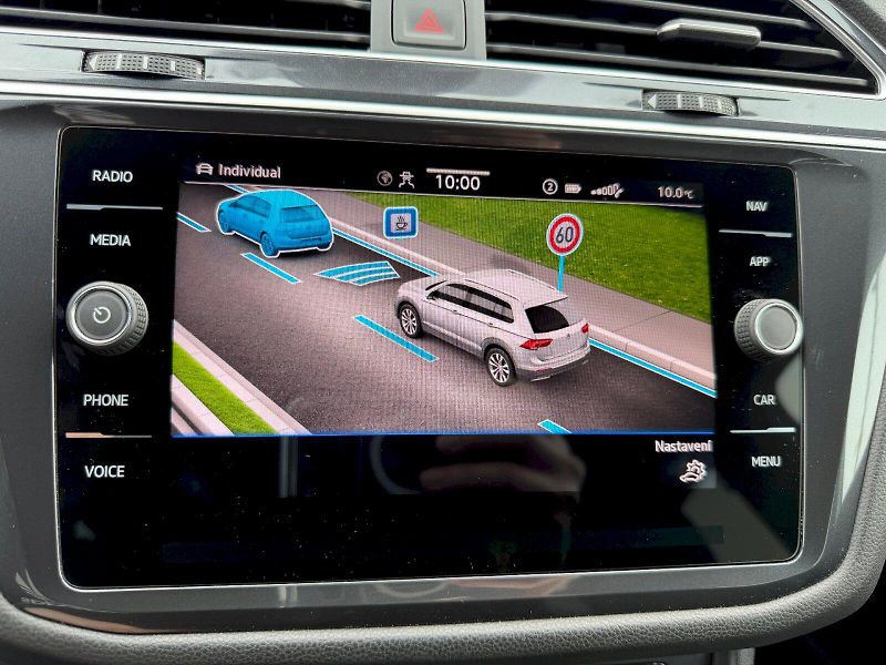 Volkswagen Tiguan Allspace (2024) 2.0 TSI 140kW R-LINE 4MOTION - fotka 17 z 35