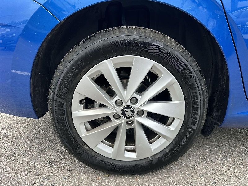 Škoda Scala (2025) 1.0 TSI Selection - fotka 24 z 25