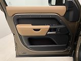 Land Rover Defender 110 D250 X-DYNAMIC SE AWD CZ  - náhled 7