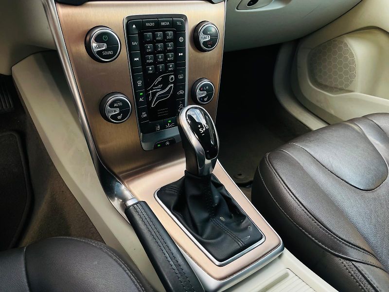 Volvo V40 2.0i AUT 1MAJITEL CROSS COUNTR - fotka 35 z 49