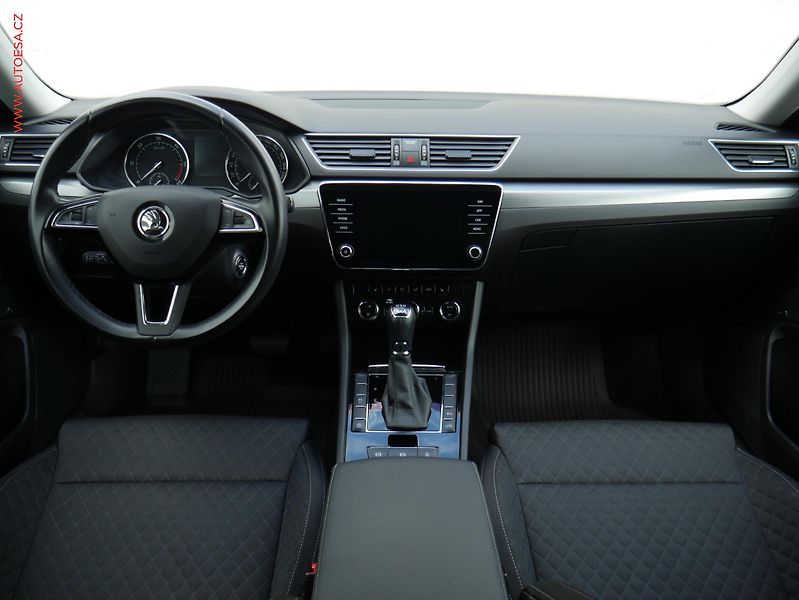 Škoda Superb (2018) 2.0 TDi 4x4, ČR, Style, DSG - fotka 8 z 21