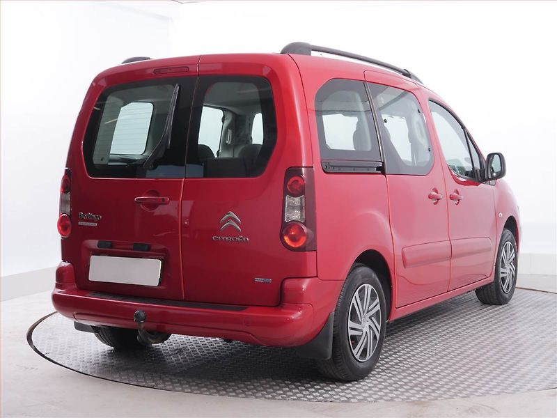 Citroën Berlingo (2015) Feel 1.6 HDi, 5Míst, ČR, 1Maj - fotka 5 z 11