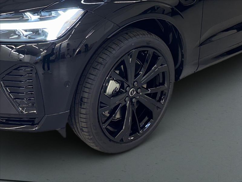 Volvo XC60 2,0  T8 Ultra Black Edition - fotka 6 z 16