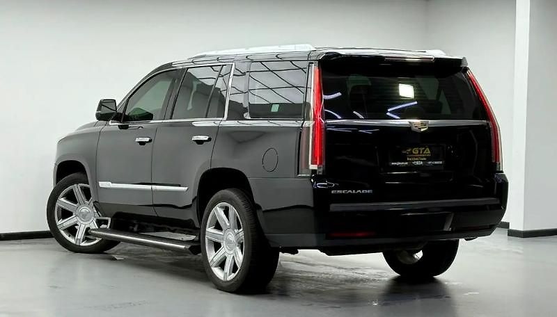 Cadillac Escalade (2016) TOP SUV - fotka 6 z 19