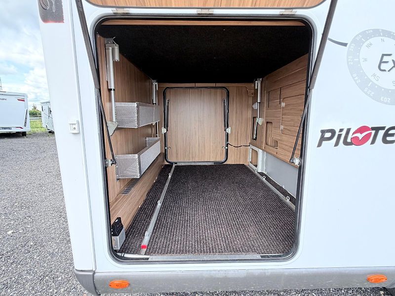 Pilote (2012) G832XLG Explorateur - fotka 28 z 34