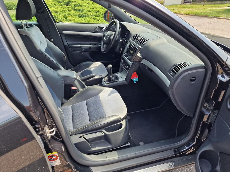 Škoda Octavia RS 2,0TDI 125KW VÝHŘEV TAŽNÉ  - fotka 11 z 19