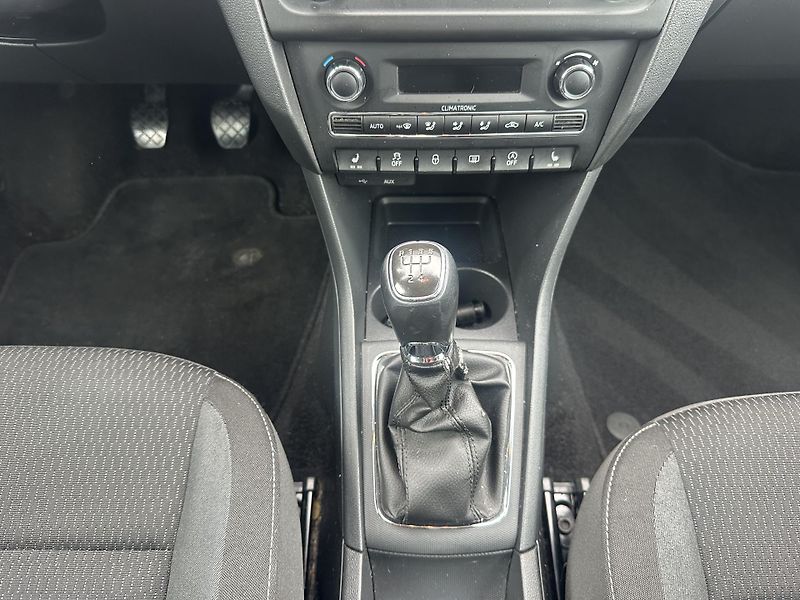 Škoda Rapid (2015) 1.6TDI 66kW ser.knížka - fotka 22 z 23