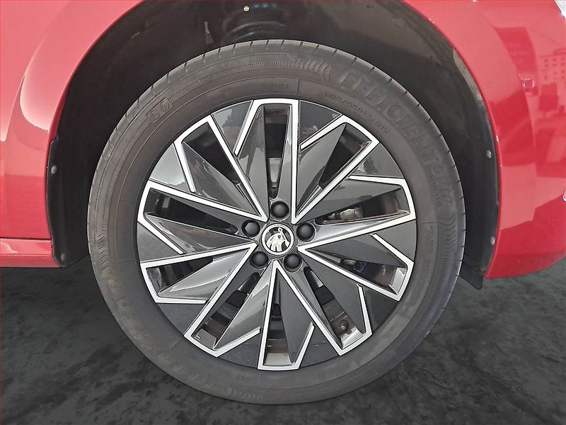 Škoda Kamiq (2024) Drive 1.0 TSI - fotka 14 z 16