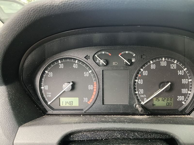 Škoda Fabia 1.4 MPI Comfort - fotka 11 z 26