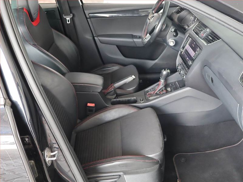 Škoda Octavia (2014) RS 2.0 TDI, Automat, Navi - fotka 9 z 25