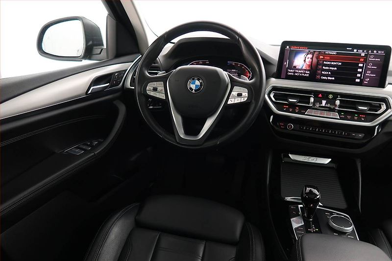 BMW X4 (2023) xDrive20d - fotka 7 z 21