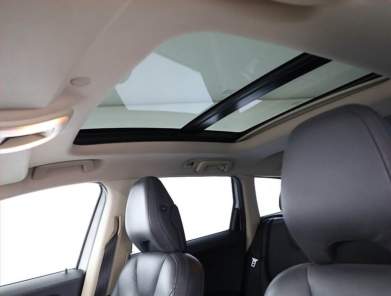 Volvo XC60 (2012) D5, 4X4, Automat, ČR,1.maj - fotka 14 z 16