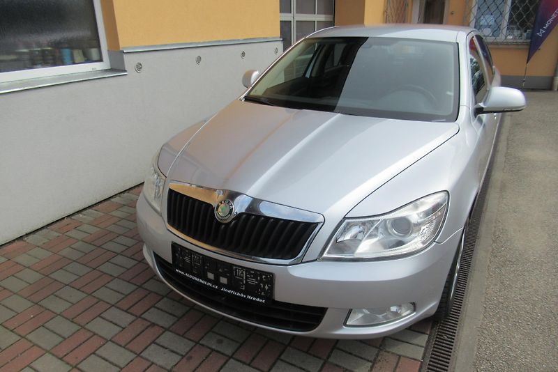 Škoda Octavia 1.2 TSi AUT.KLIMA VYHŘ.SEDAČKY - fotka 7 z 20