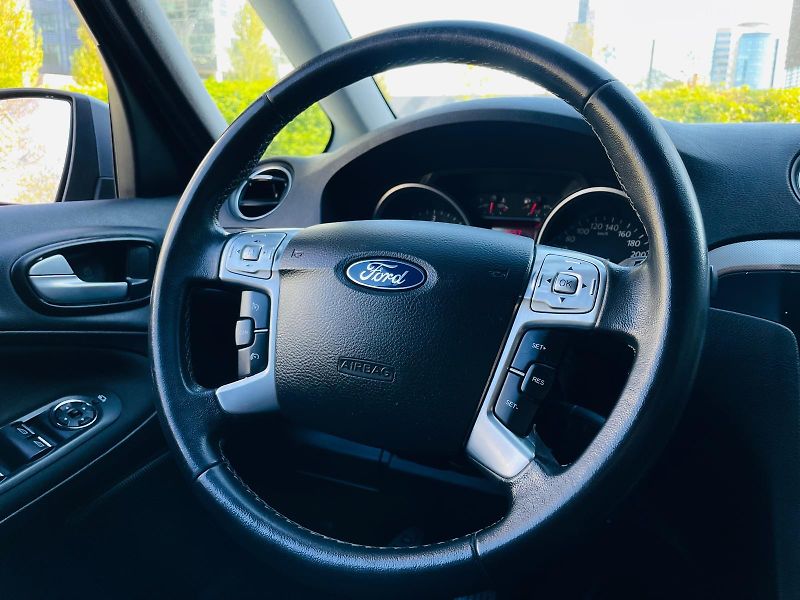 Ford Galaxy 2.0TDCi MANUÁL 7 MÍST VÝHŘEV - fotka 26 z 49