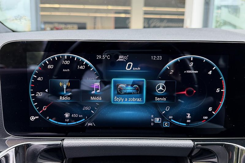 Mercedes-Benz GLA (2021) GLA 220d 4Matic AMG Line - fotka 73 z 121