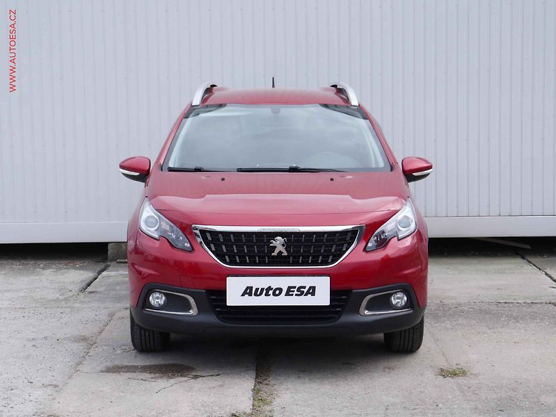 Peugeot 2008 (2019) 1.2 PT, 1.maj,ČR, 1.M-ČR - fotka 2 z 14