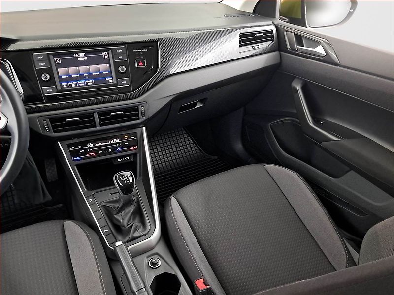 Volkswagen Taigo (2023) 1.0 TSI - fotka 8 z 19