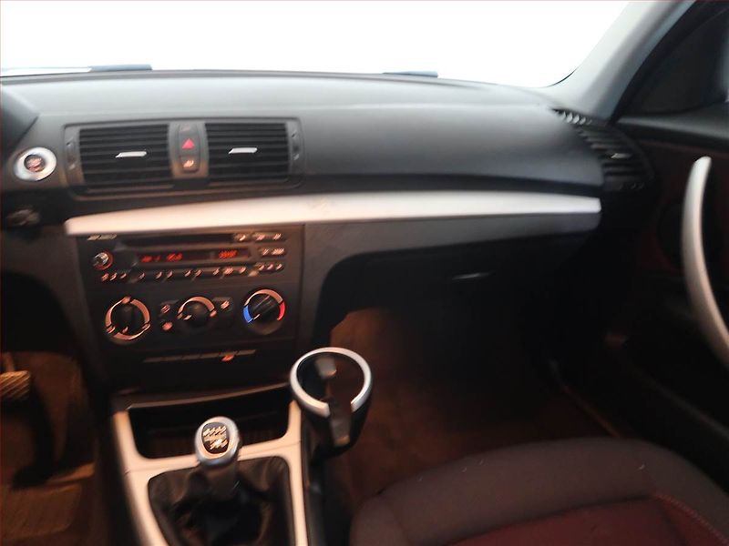 BMW Řada 1 (2010) 116i, po STK, jezdí výborně - fotka 8 z 14
