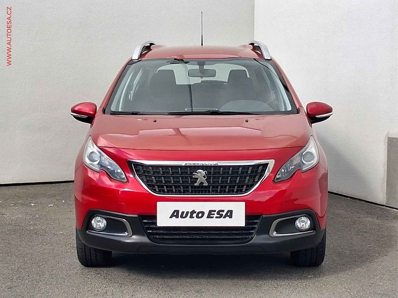Peugeot 2008 (2018) 1.2 PT, 1.maj,ČR, Active - fotka 2 z 15