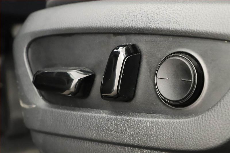 Lexus NX 200t (2023) 450h+ - fotka 18 z 21