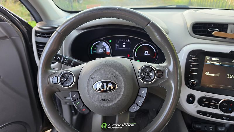 Kia Soul (2016) EV 27 kWh – kamera, panorama - fotka 6 z 12