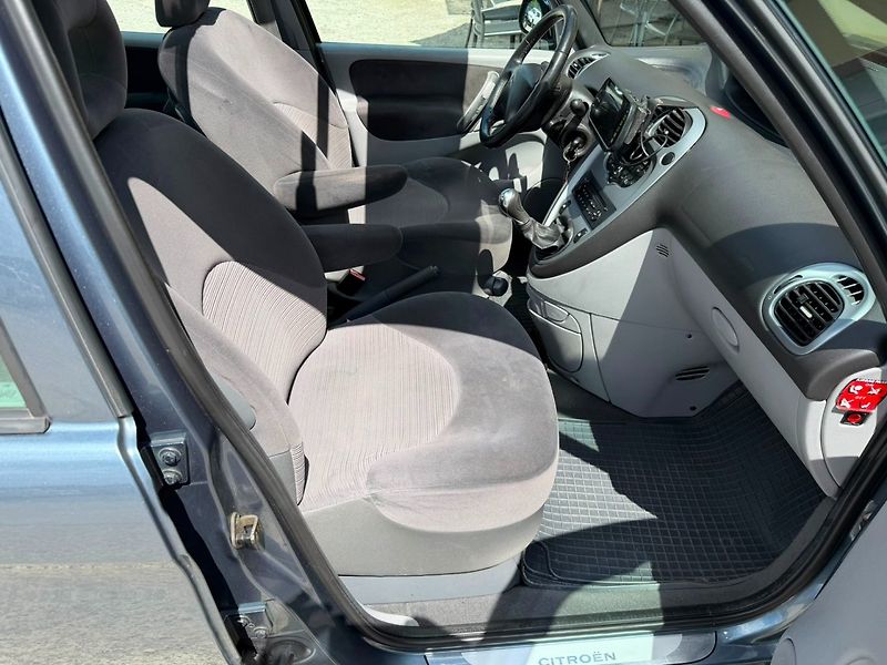 Citroën Xsara Picasso 1.6i 80kW/Panorama/Tažné/Temp. - fotka 16 z 23