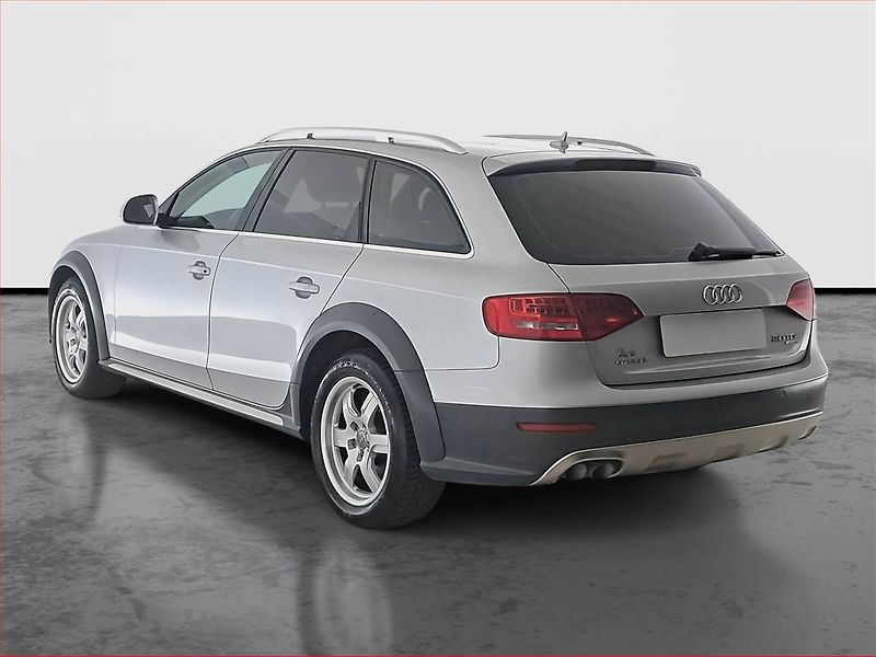 Audi A4 Allroad (2009) 2.0 TDI, 4X4, Xenony - fotka 4 z 19