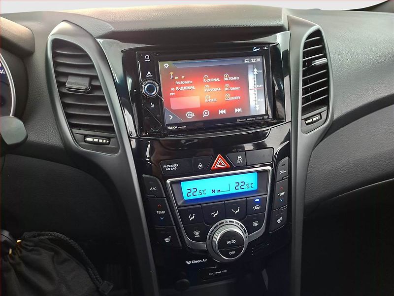 Hyundai i30 (2016) 1.6 GDI, ČR,1.maj, Tempomat - fotka 12 z 19