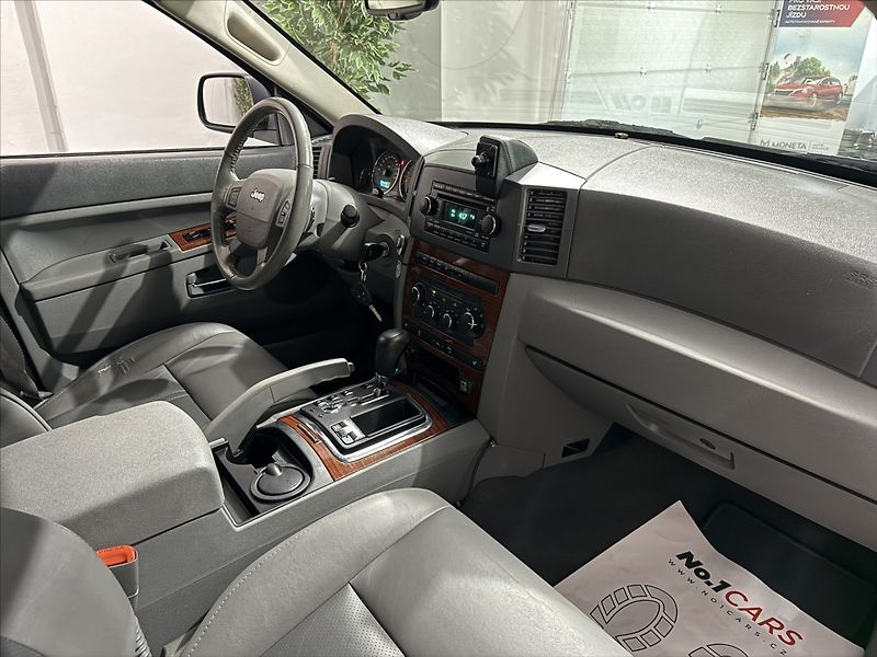 Jeep Grand Cherokee 3,0   CRDI KŮŽE VÝHŘEV TEMPO - fotka 18 z 26