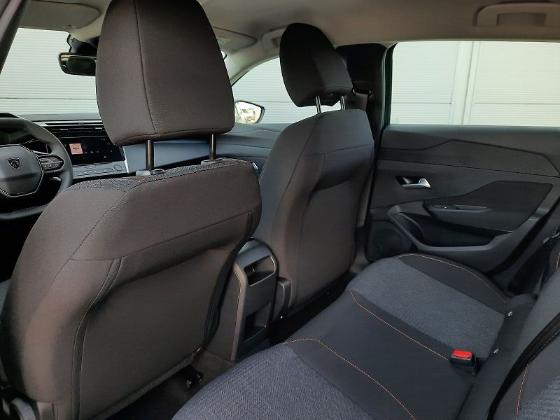 Peugeot 308 (2026) HB STYLE Hybrid 145 e-DCS6 - fotka 9 z 15