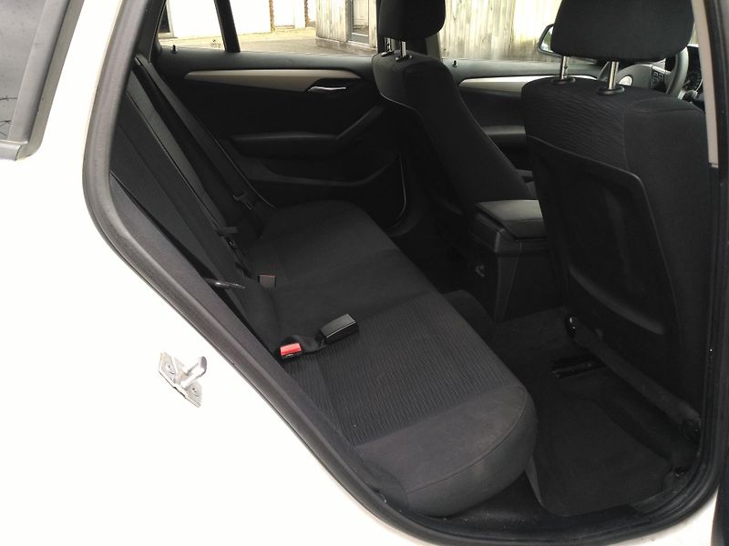 BMW X1 2,0 D  XDrive /135 kW/  - fotka 28 z 34