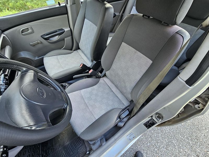 Kia Picanto (2007) 1.0i - fotka 9 z 18