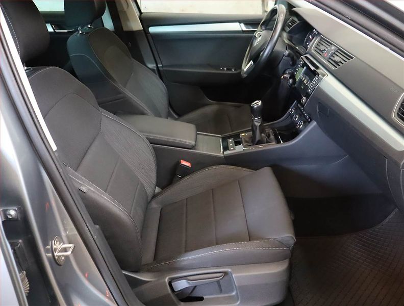 Škoda Superb (2016) 2.0 TDI 4x4, 4X4, Bi-Xenony - fotka 9 z 28