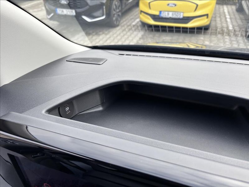 Ford Tourneo Custom 2,0 125kW Titanium X AWD L1 - fotka 41 z 47