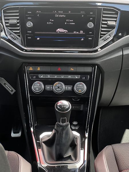 Volkswagen T-Roc 1.5TSI 110kW SPORT DPH TZ - fotka 11 z 24