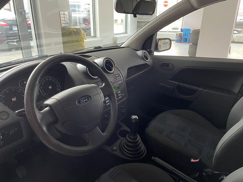 Ford Fiesta (2006) Trend 1.3 Duratec 44kW - fotka 11 z 22