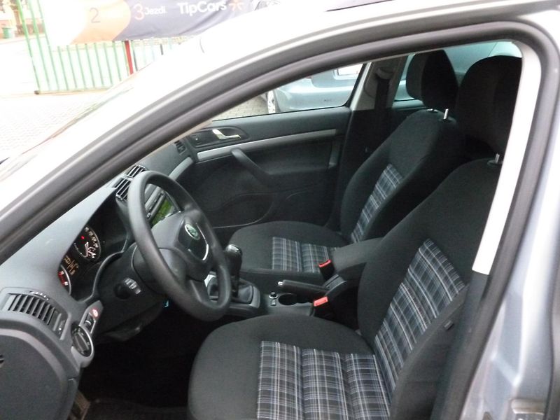 Škoda Octavia 1.4TSI TAŽNÉ,DIGI KLIMA - fotka 15 z 22
