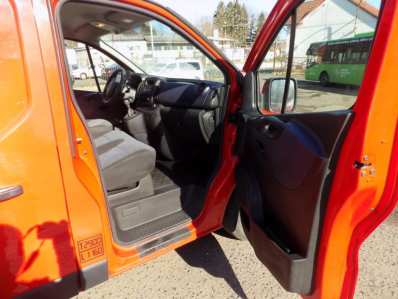 Opel Vivaro (2016) 1,6 88KW KLIMA - fotka 28 z 45