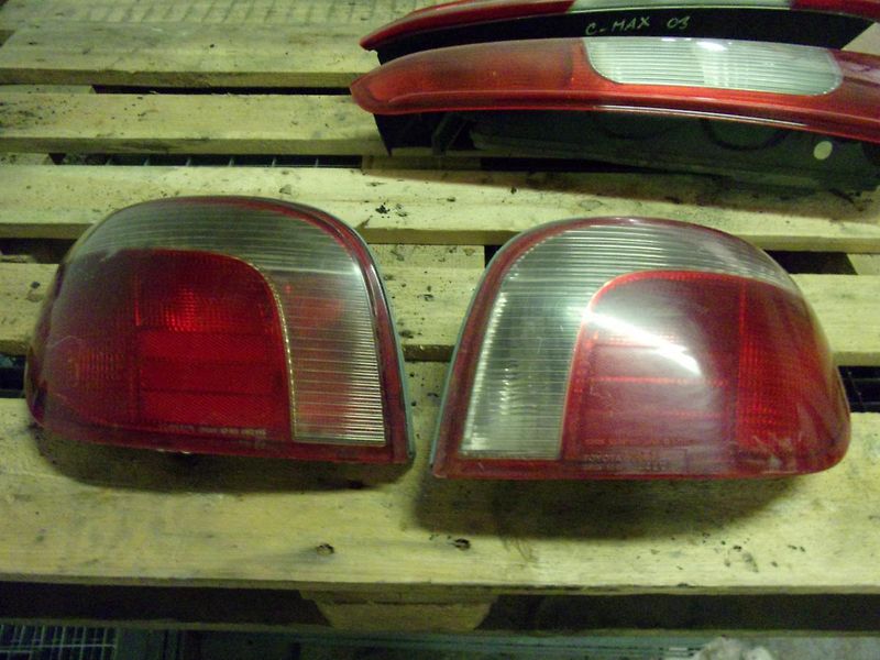 Toyota Yaris zadní světla - fotka 1 z 2