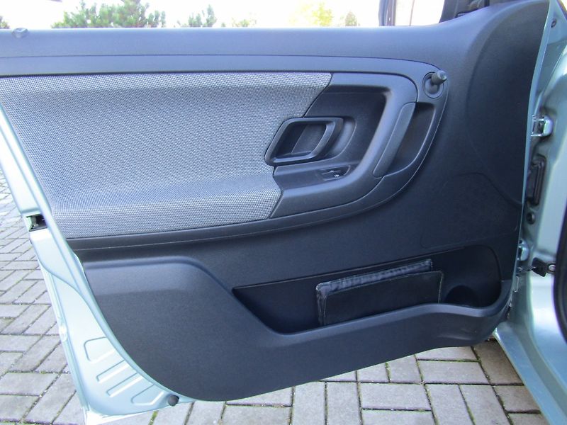 Škoda Fabia (2012) 1.2 12v 44kW ZIMNÍ PNEU - fotka 18 z 34