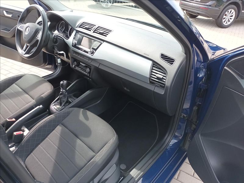Škoda Fabia 1,2 TSI,66KW,1MAJ,AMBI,KOLA - fotka 22 z 45