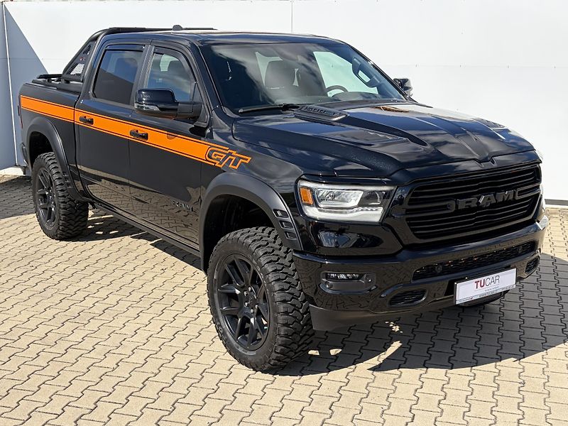 RAM 1500 (2024) Laramie 5.7 V8 HEMI LIFT - fotka 2 z 49