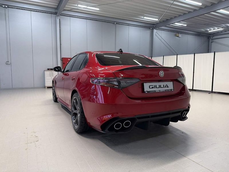 Alfa Romeo Giulia (2026) Quadrifoglio 2.9 V6 BiTurbo 52 - fotka 3 z 26