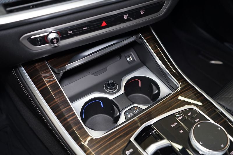 BMW X5 30d xDrive, Masáž, Nezávislé - fotka 36 z 44
