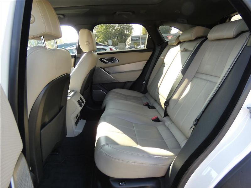 Land Rover Range Rover Velar 3,0 D300 R-Dynamic SE,1maj,ČR - fotka 17 z 44