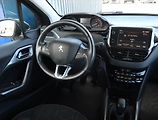 Peugeot 2008 (2018) Active 1.2 PureTech - náhled 7