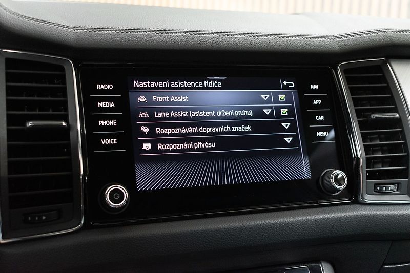 Škoda Kodiaq 2.0 TDI DSG*TAŽNÉ**DPH*ČR 1.M* - fotka 29 z 42