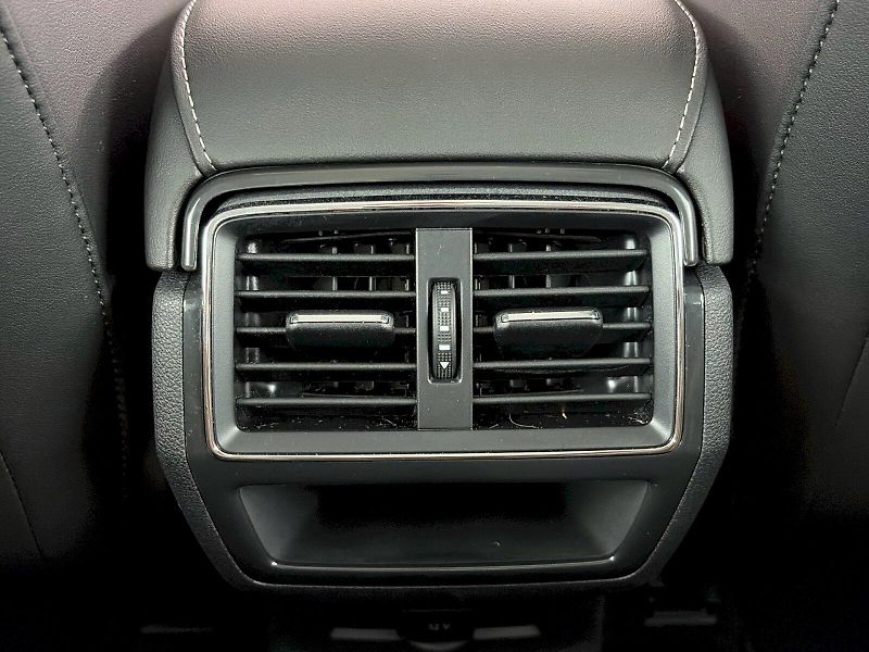 Škoda Karoq (2025) DSG 2.0TDI 110kW Selection Tou - fotka 30 z 34