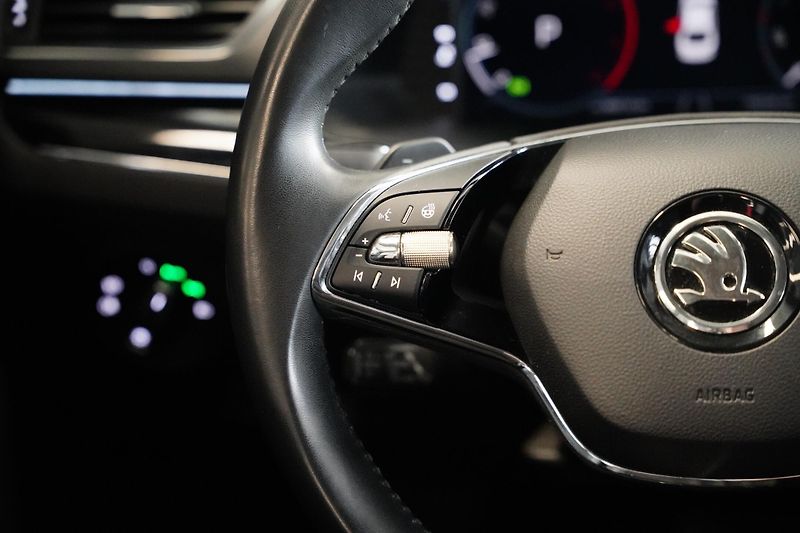 Škoda Superb - fotka 16 z 27